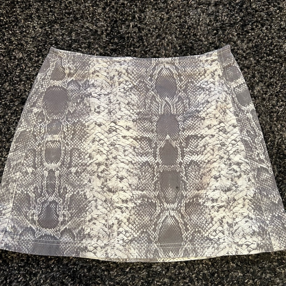 BDG URBAN OUTFITTERS SKIRT